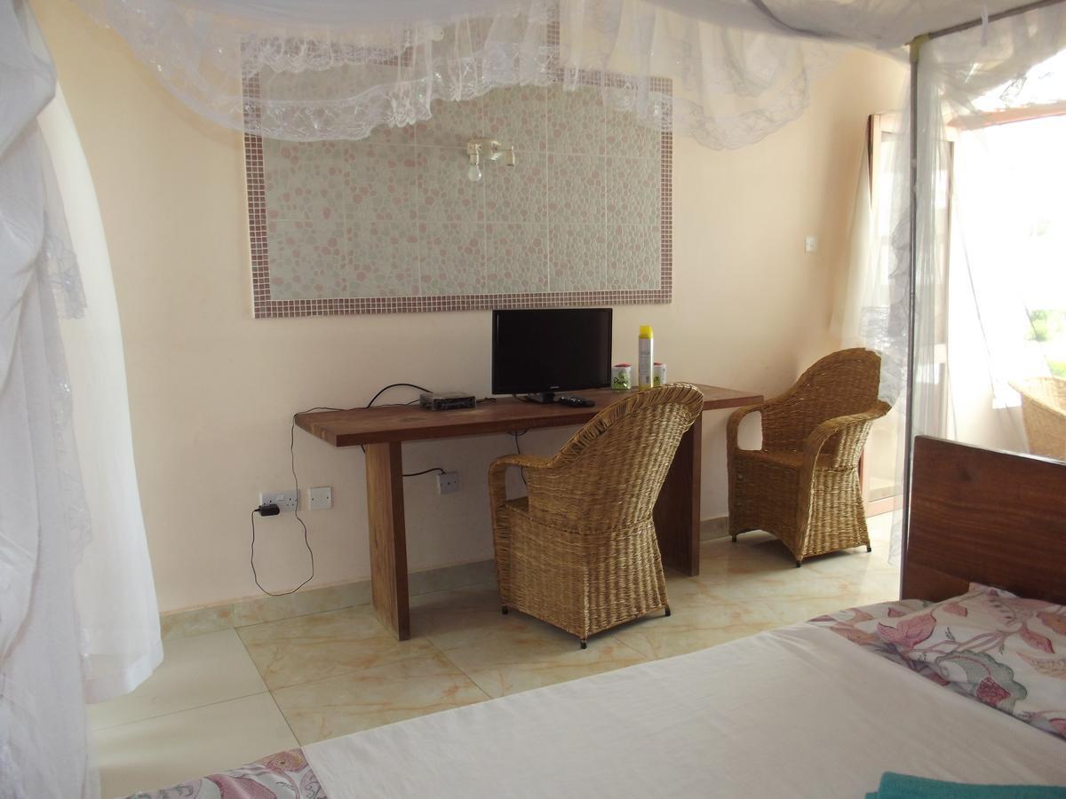 Peacock Park Hotel Ukunda Extérieur photo