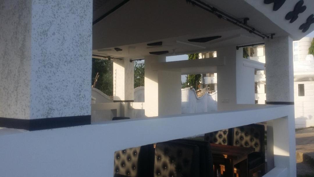 Peacock Park Hotel Ukunda Extérieur photo